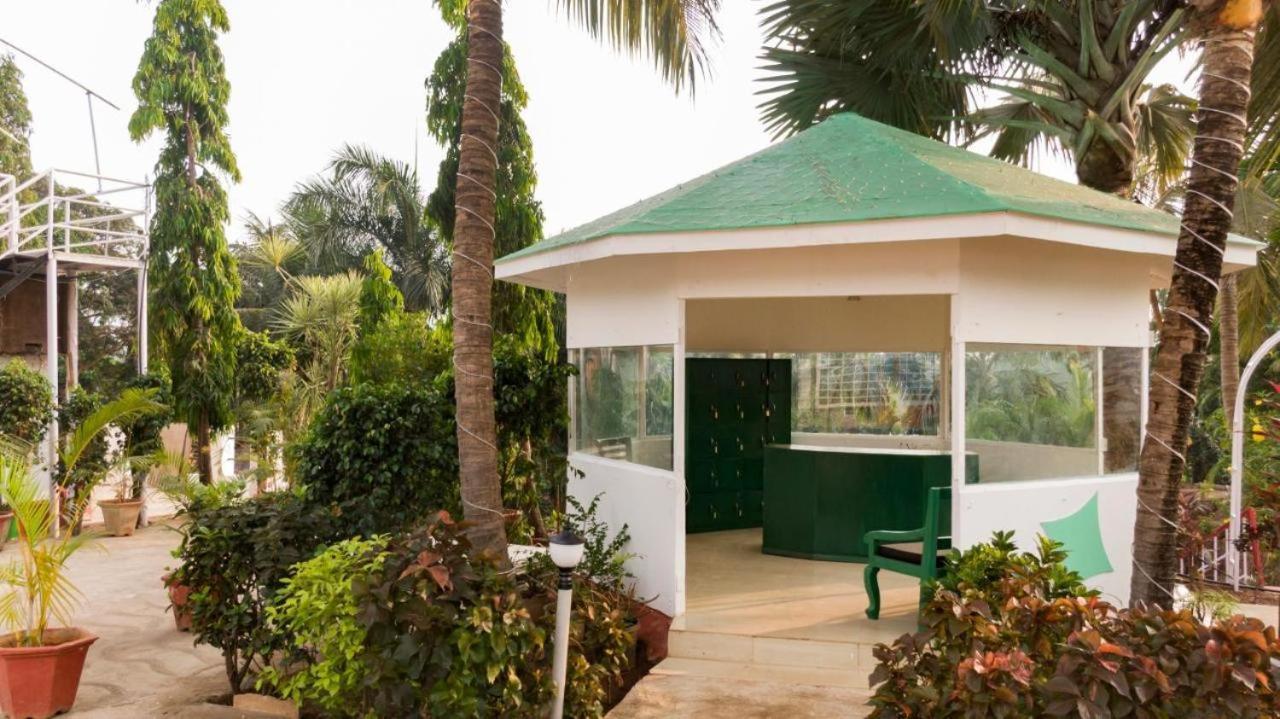 Tropical Valley Resort Morjim Ngoại thất bức ảnh