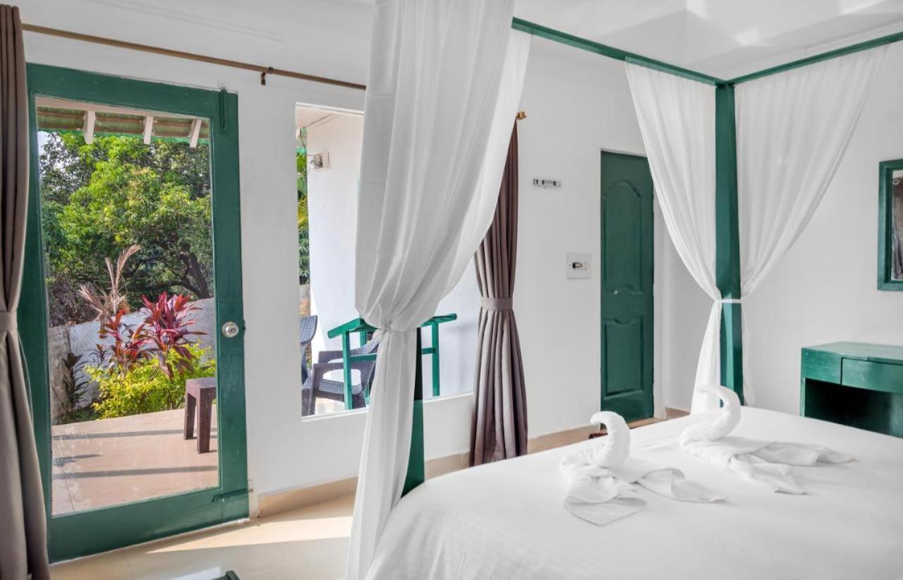 Tropical Valley Resort Morjim Ngoại thất bức ảnh