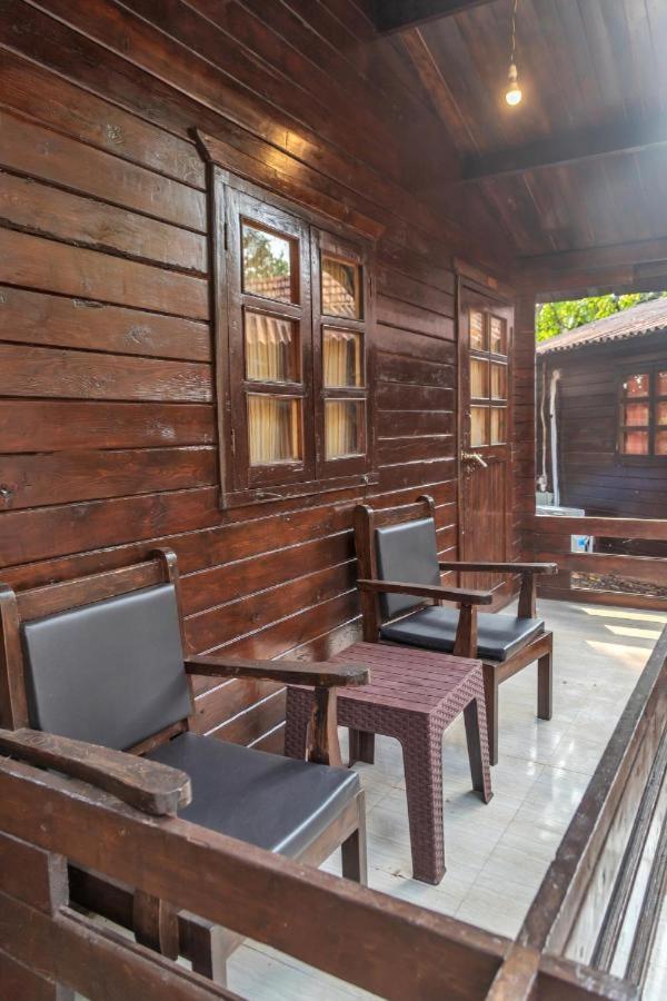 Tropical Valley Resort Morjim Ngoại thất bức ảnh
