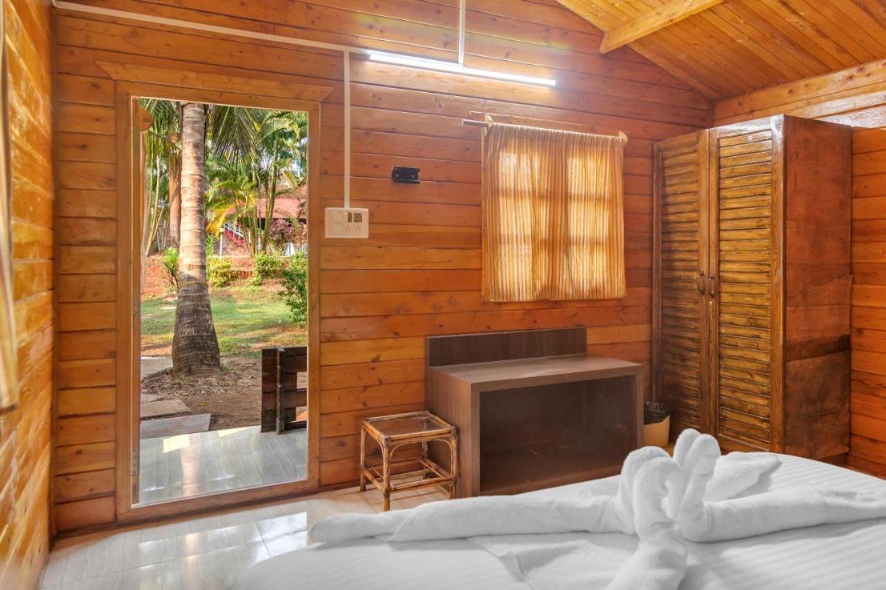 Tropical Valley Resort Morjim Ngoại thất bức ảnh